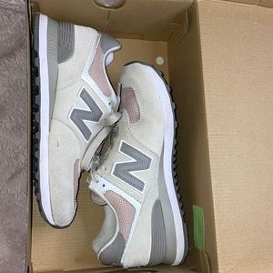 NEW BALANCE WOMENS SNEAKERS